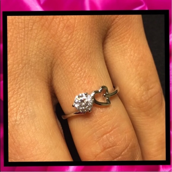 NEW 18K White Gold Diamond Ring - Picture 4 of 4